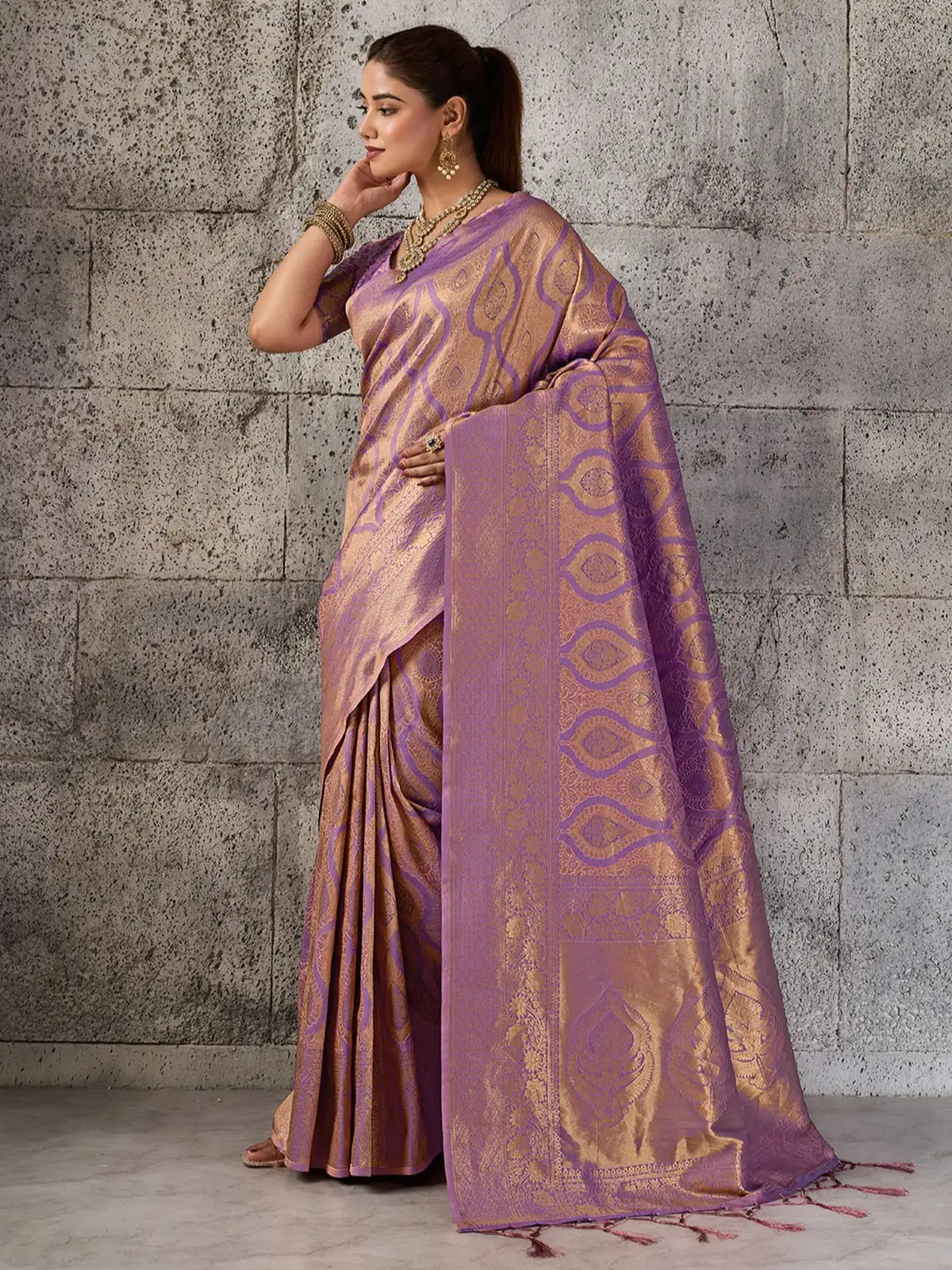 Tarani lavender Kanjivaram Silk Blend saree side view showing elegant zari pallu