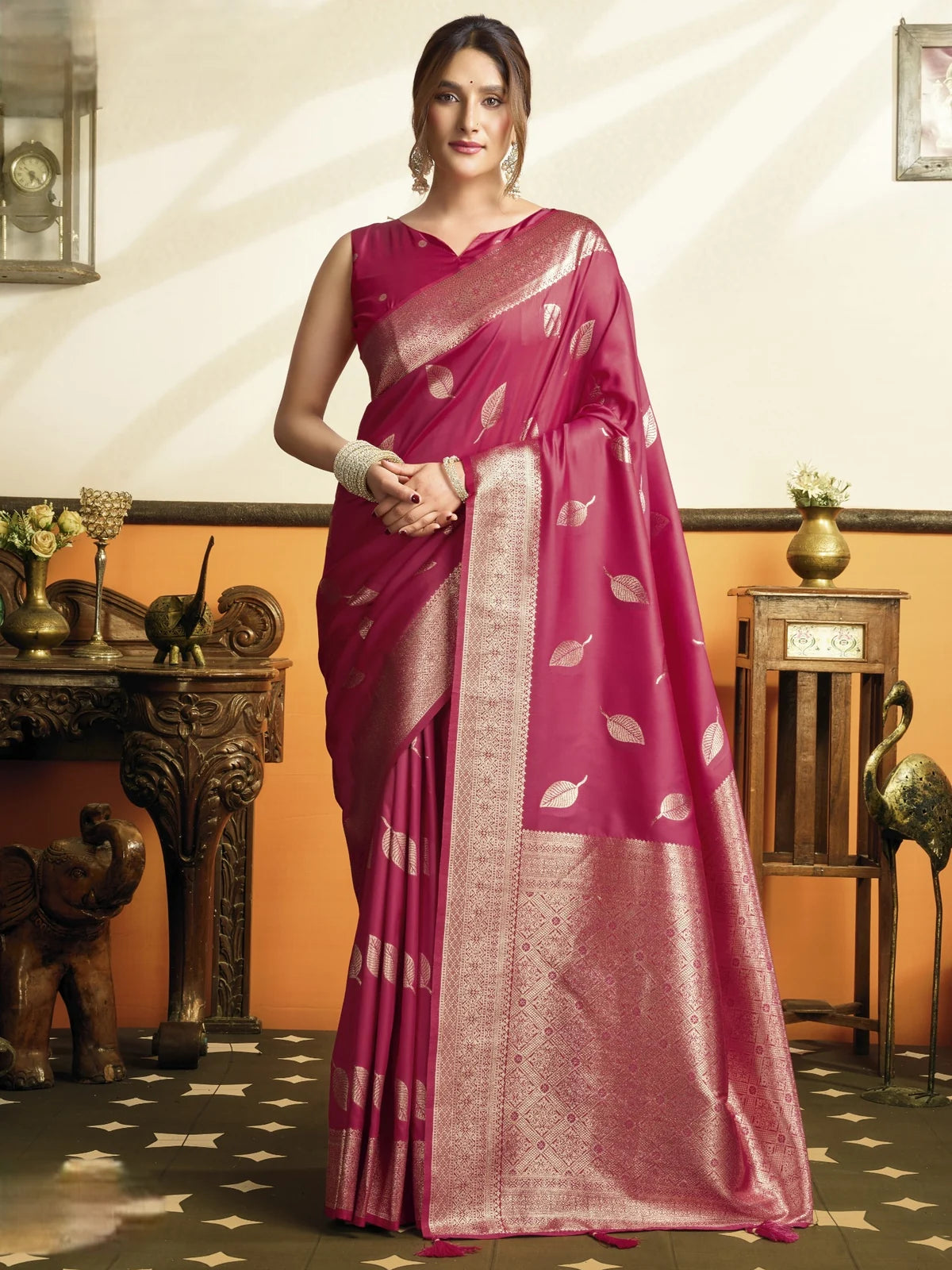 Tarani Rimsha magenta soft silk saree full view with woven leaf motifs and zari border