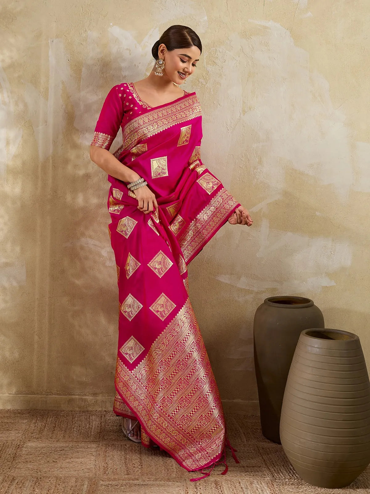 Tarani magenta silk blend zari work saree full front look for festive occasions