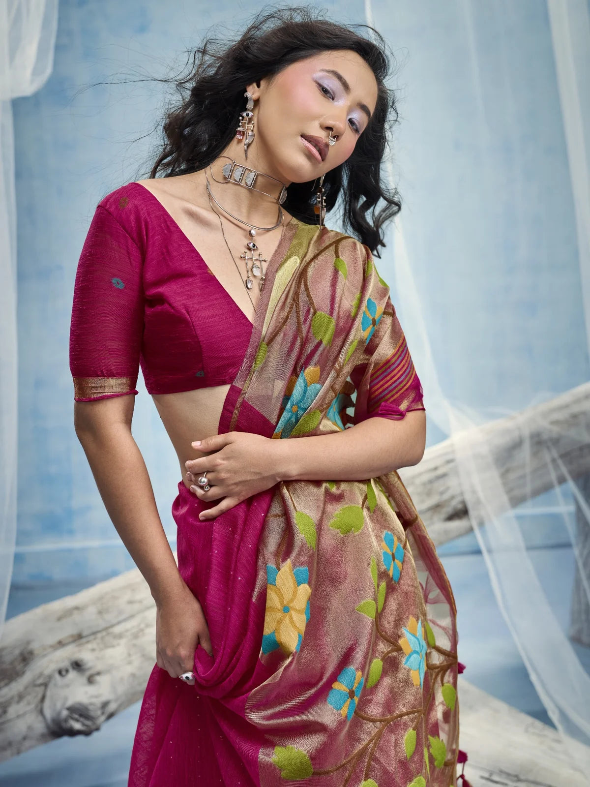 Tarani Juhi pure Munga silk saree pallu view with floral tissue weaving and rich handloom details