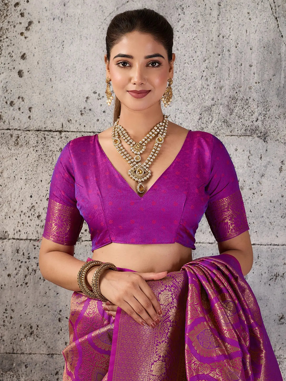 Tarani magenta Kanjivaram silk blend saree upper body view with matching blouse and zari weaving