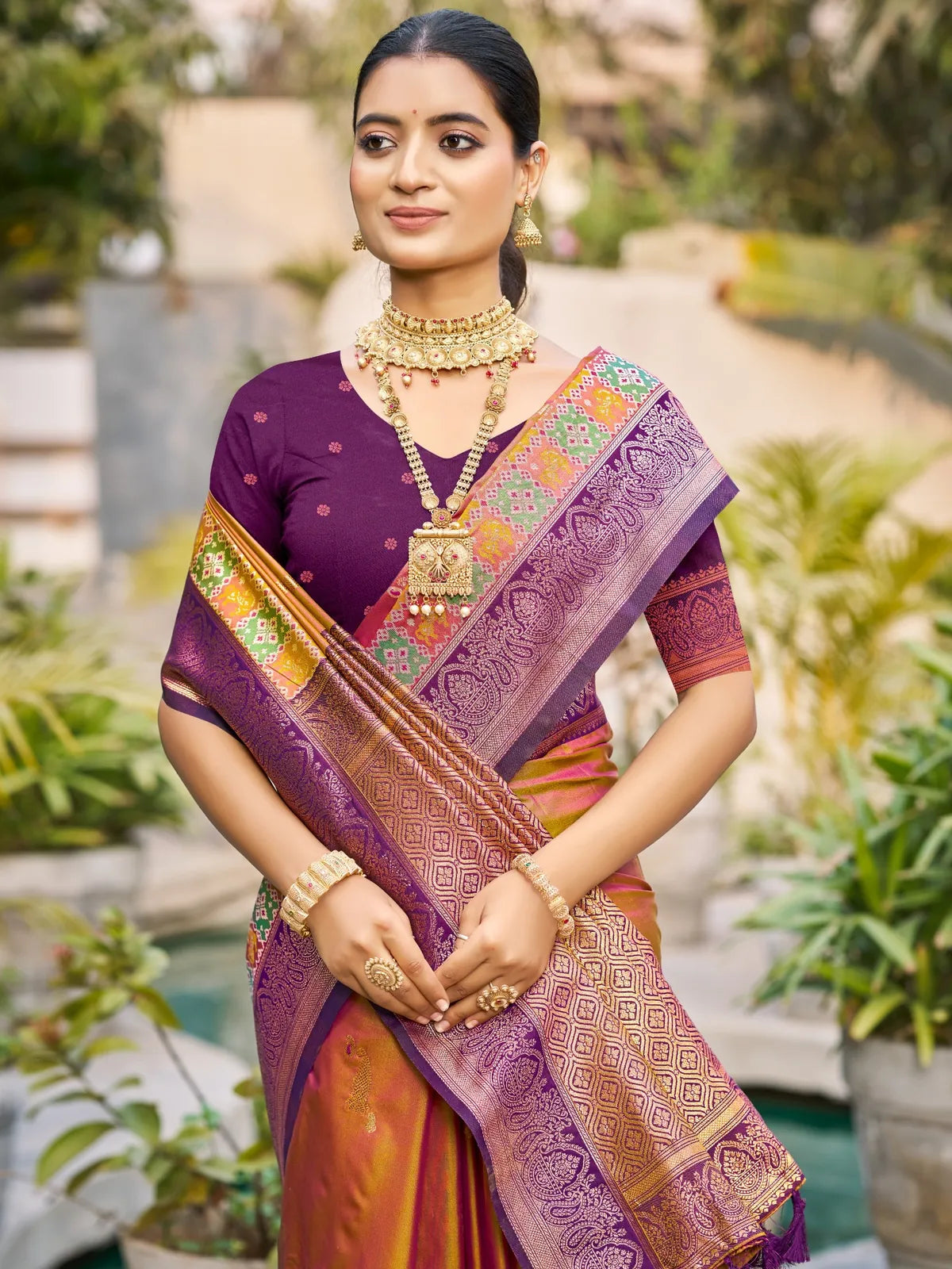 Tarani magenta soft silk saree upper body view with contrast woven blouse and zari border