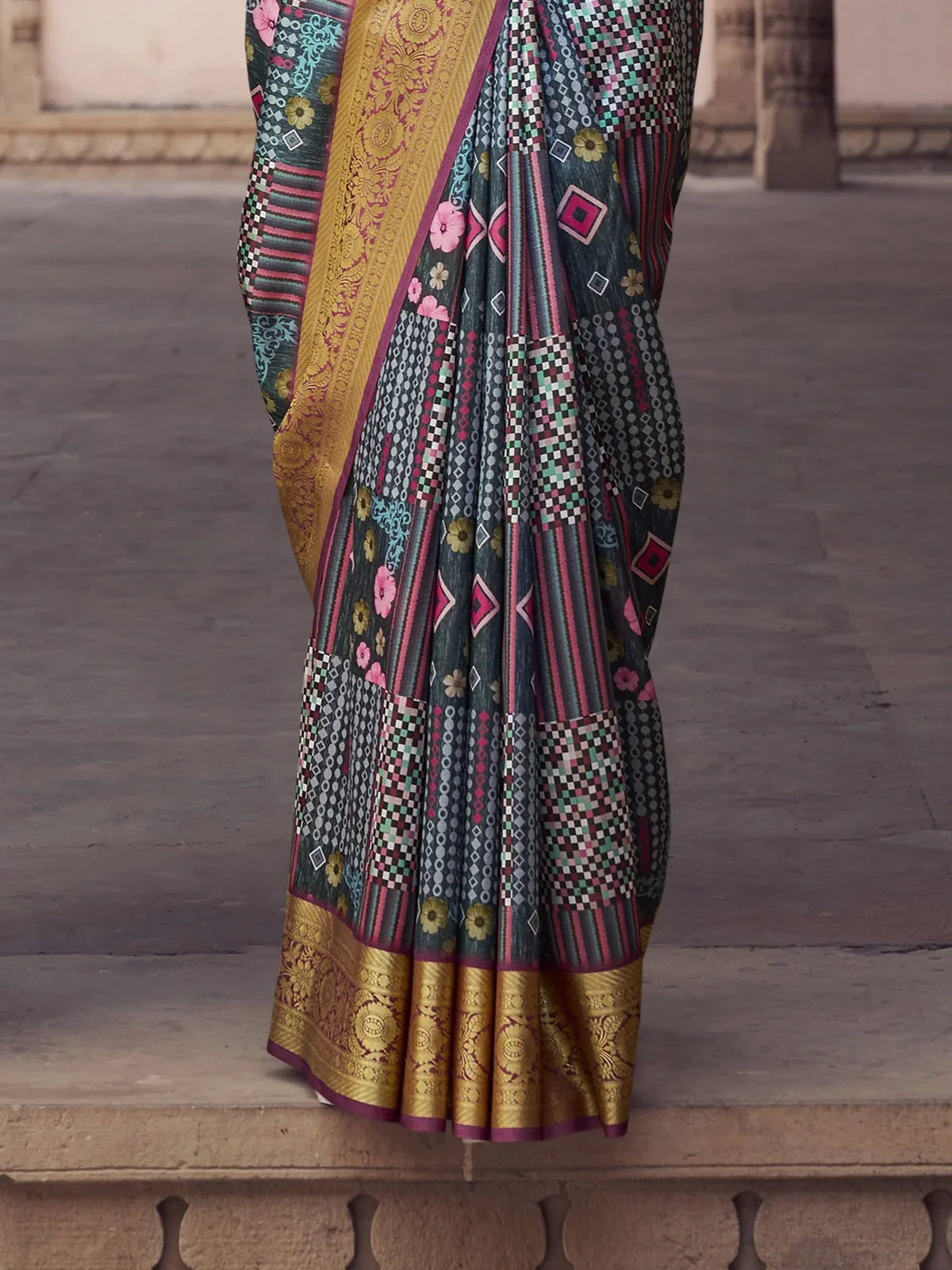 Tarani maroon silk saree with zari border detailed pallu view