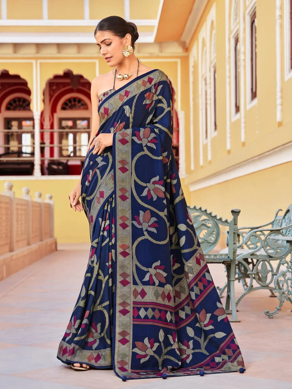 Tarani navy blue silk saree with floral woven motifs and ethnic pallu in full view