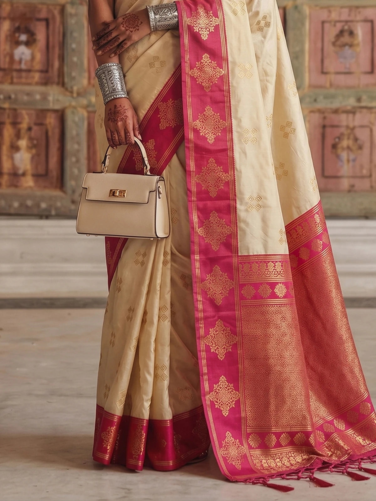 Tarani soft silk saree closeup of woven border and pallu