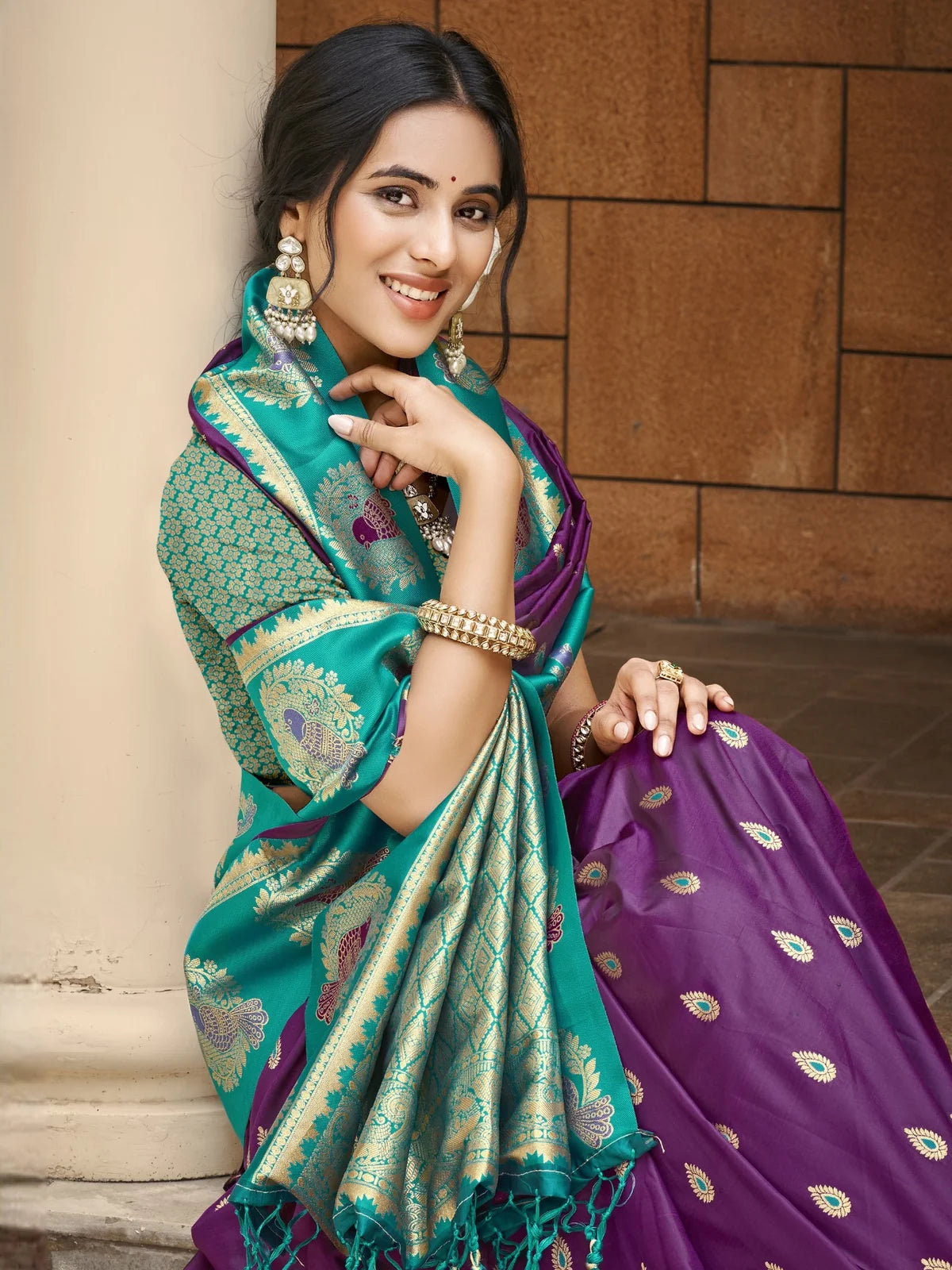 Tarani purple silk saree upper body view with zari weaving blouse and contrast pallu detailing