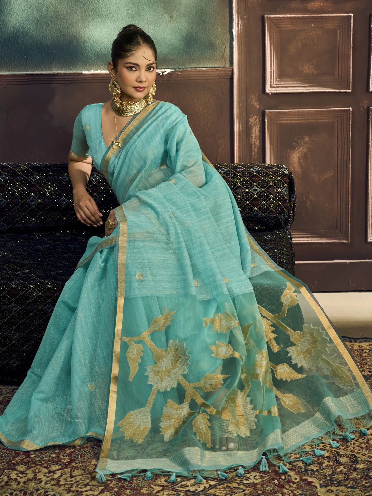 Tarani Pure Munga Silk Handloom Weaving turquoise saree front-view Bhagyashri