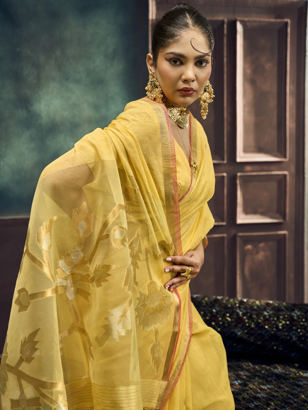 Tarani yellow Pure Munga Silk Handloom Weaving saree pallu weaving close view