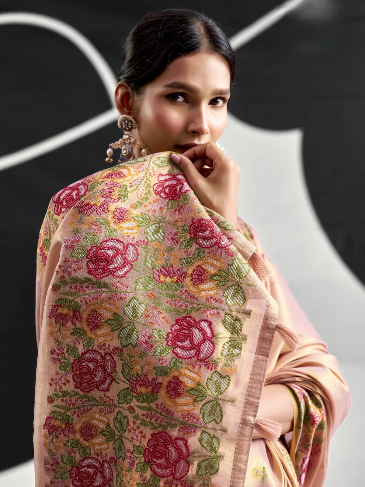 Tarani peach Tissue Silk saree upper body blouse and border view