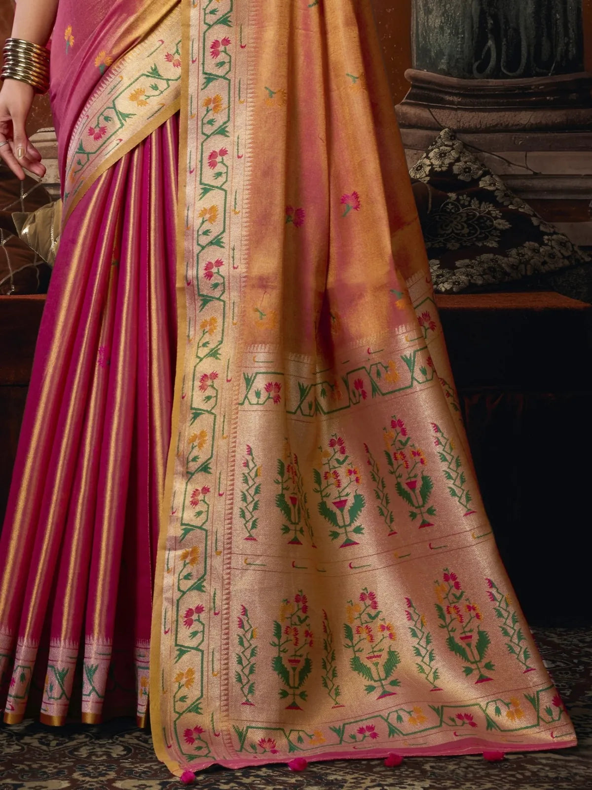 Tarani premium pink Tissue Silk Paithani pallu and border close view with tassels