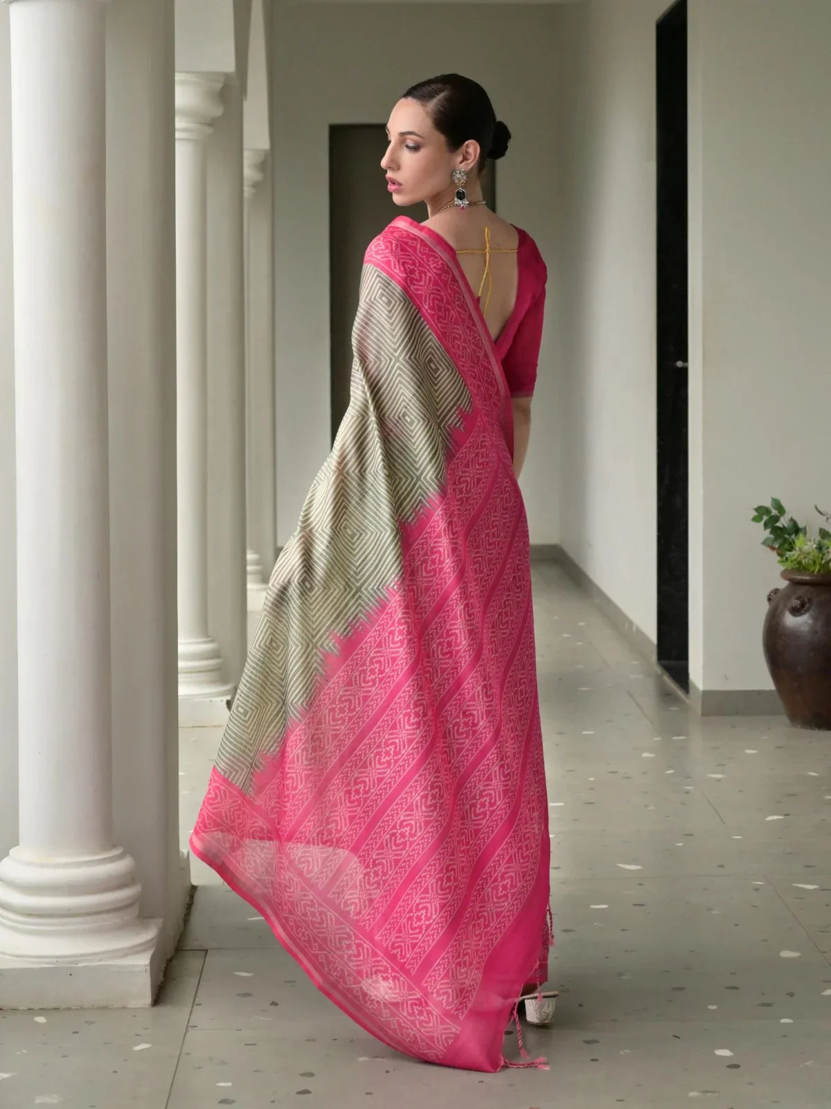 Tarani amaravatika Green Silk saree drape detail view for festive party and wedding wear