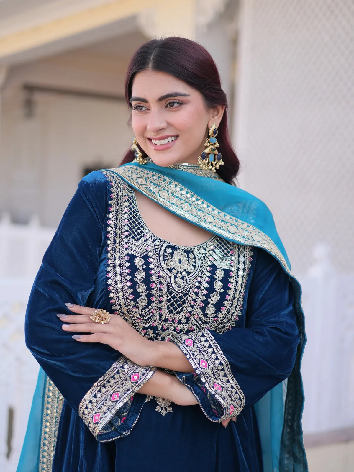 Tarani navy blue embroidered velvet dress with mirror work and dupatta upper body close-up