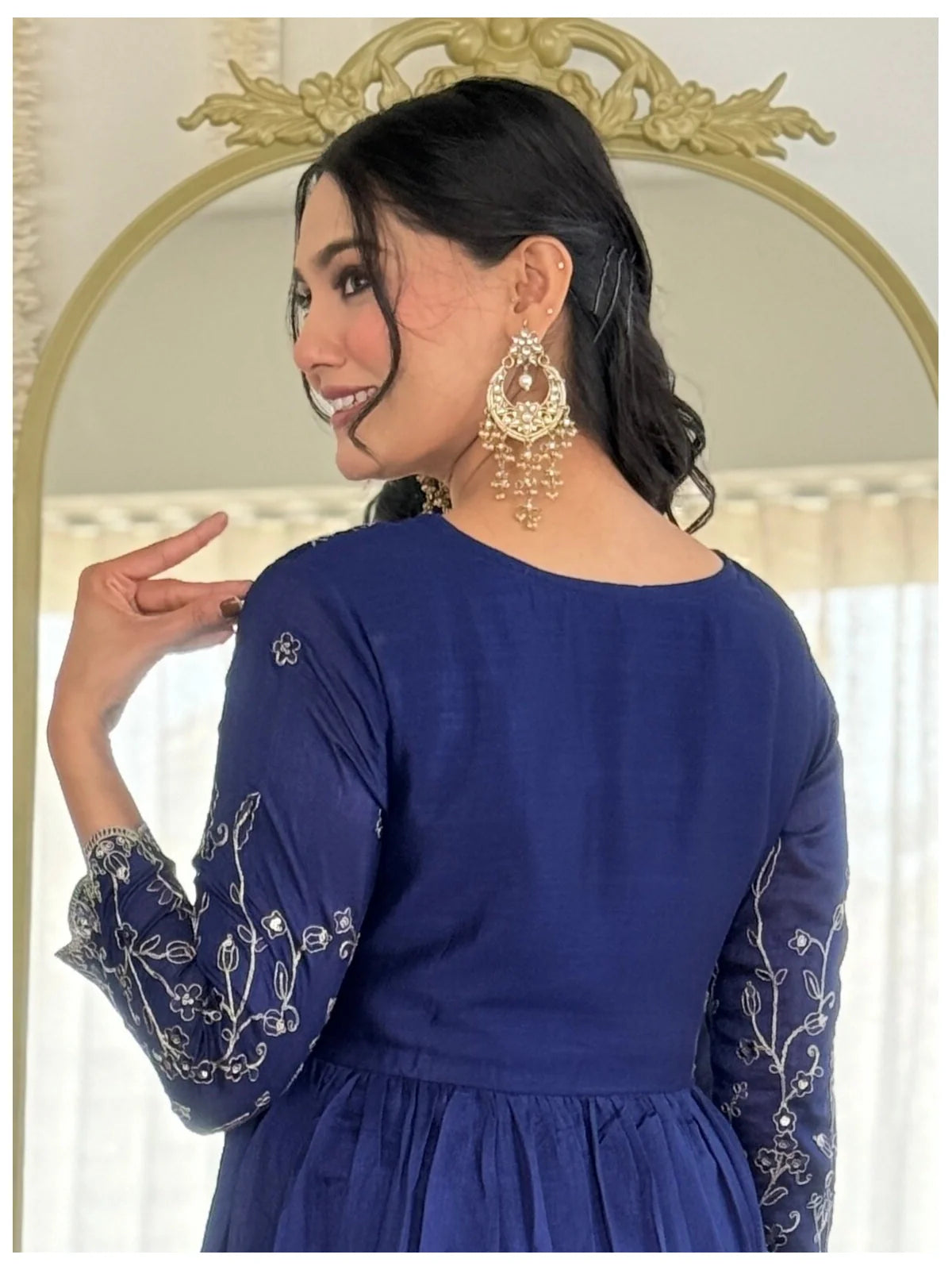 Tarani blue vichitra silk kurta set back view with embroidery