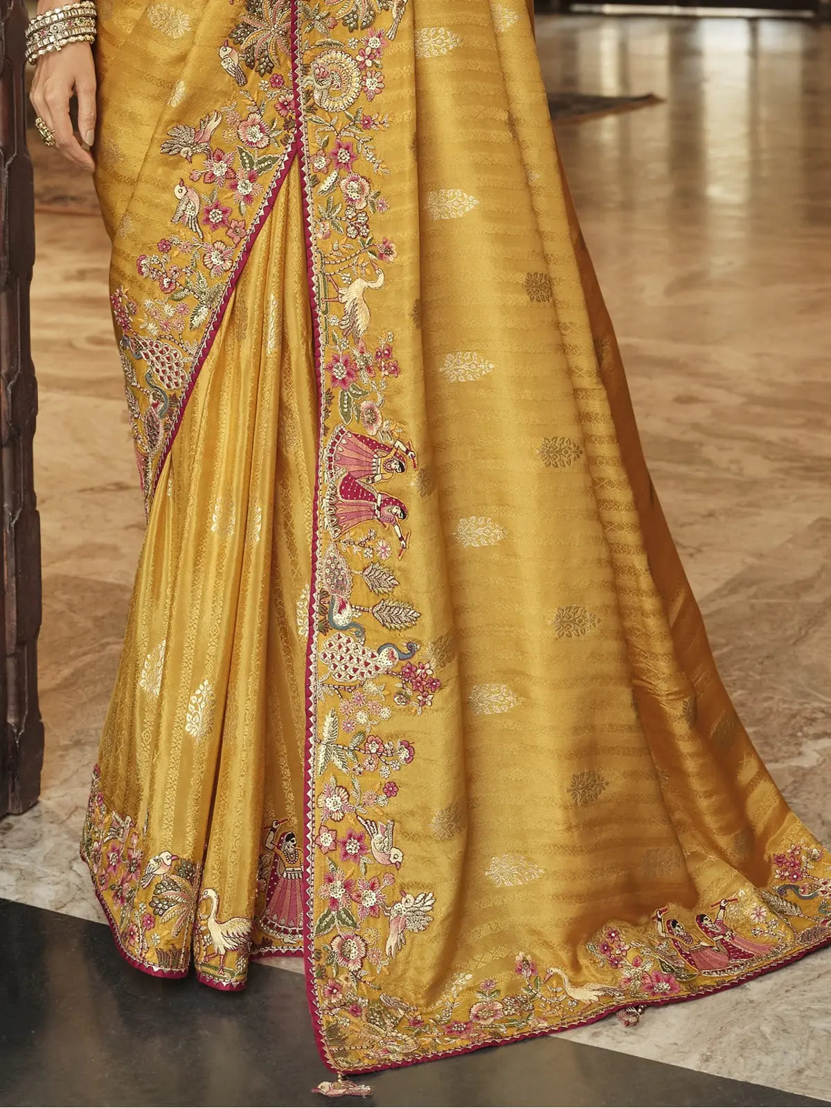 Tarani yellow viscose jacquard saree pallu and border detailed embroidery view