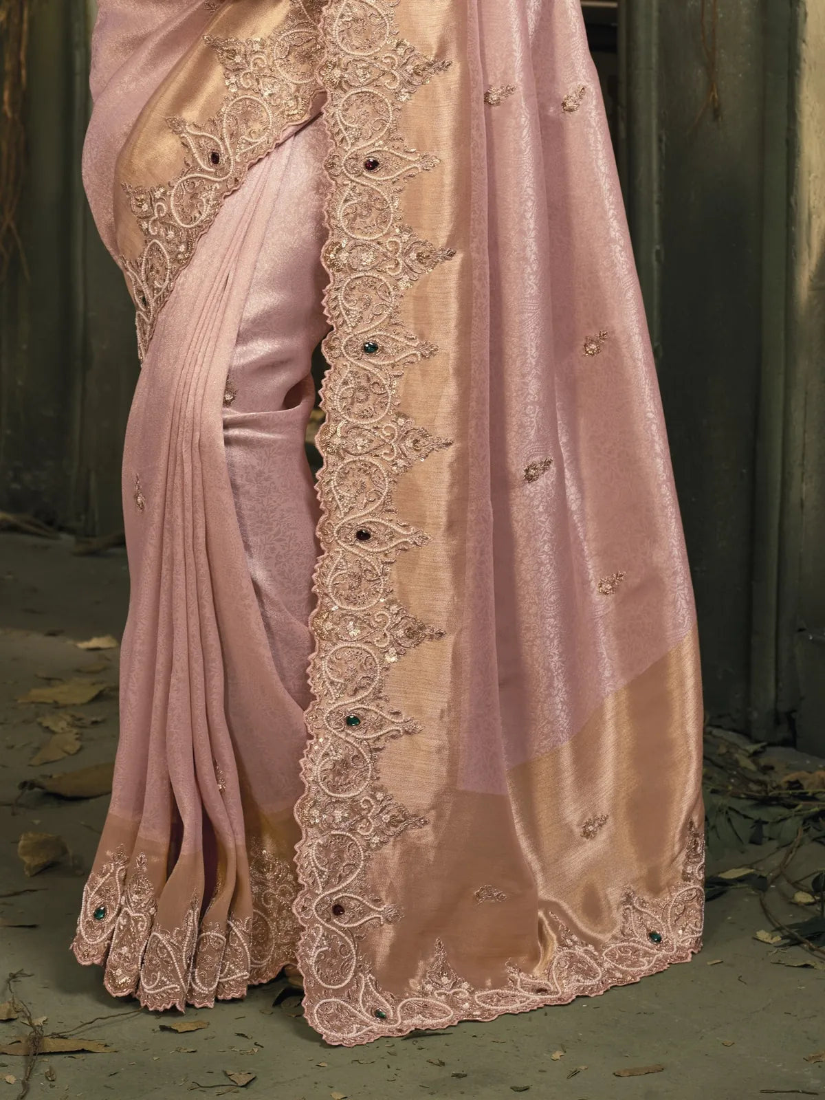 Tarani designer pink Ziraf silk saree showing pallu embroidery with emerald and zari accents