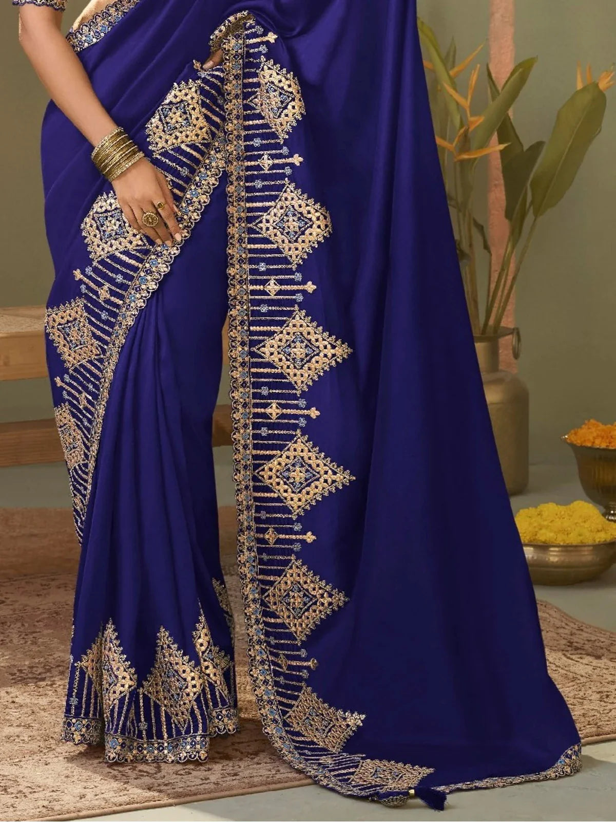 Tarani bamber silk royal blue saree pallu and border embroidery detailed view