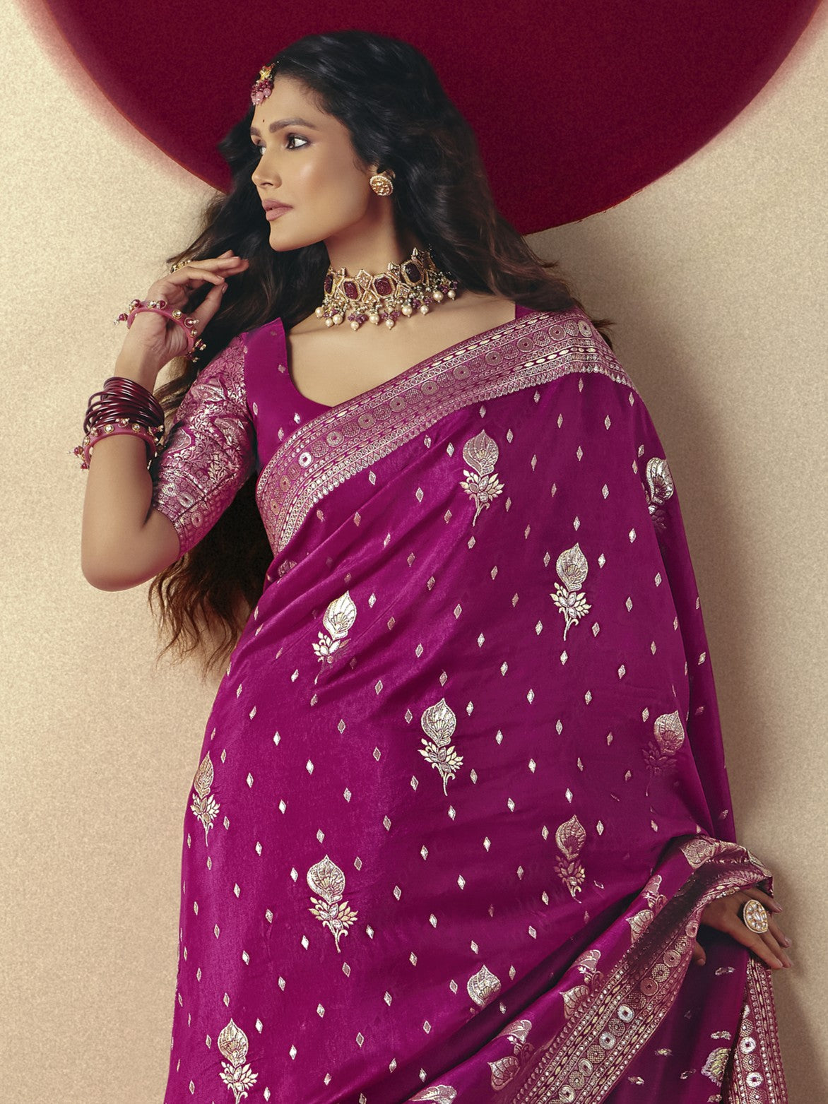 Tarani magenta bemberg viscose saree side view with weaving design