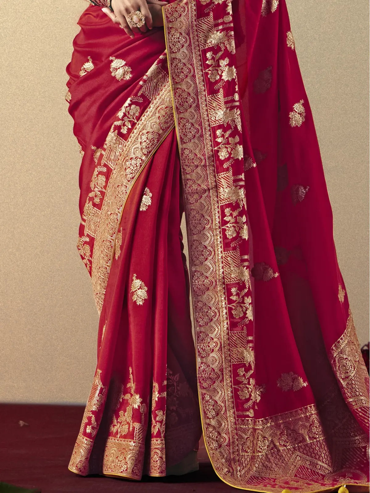 Tarani red bemberg viscose saree pallu view with detailed zari work
