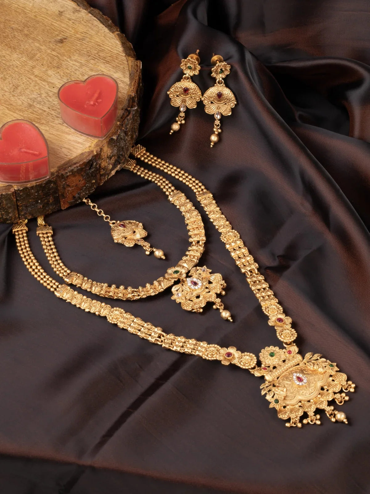 Tarani bridal gold plated jewellery set with necklace and earrings full view 1