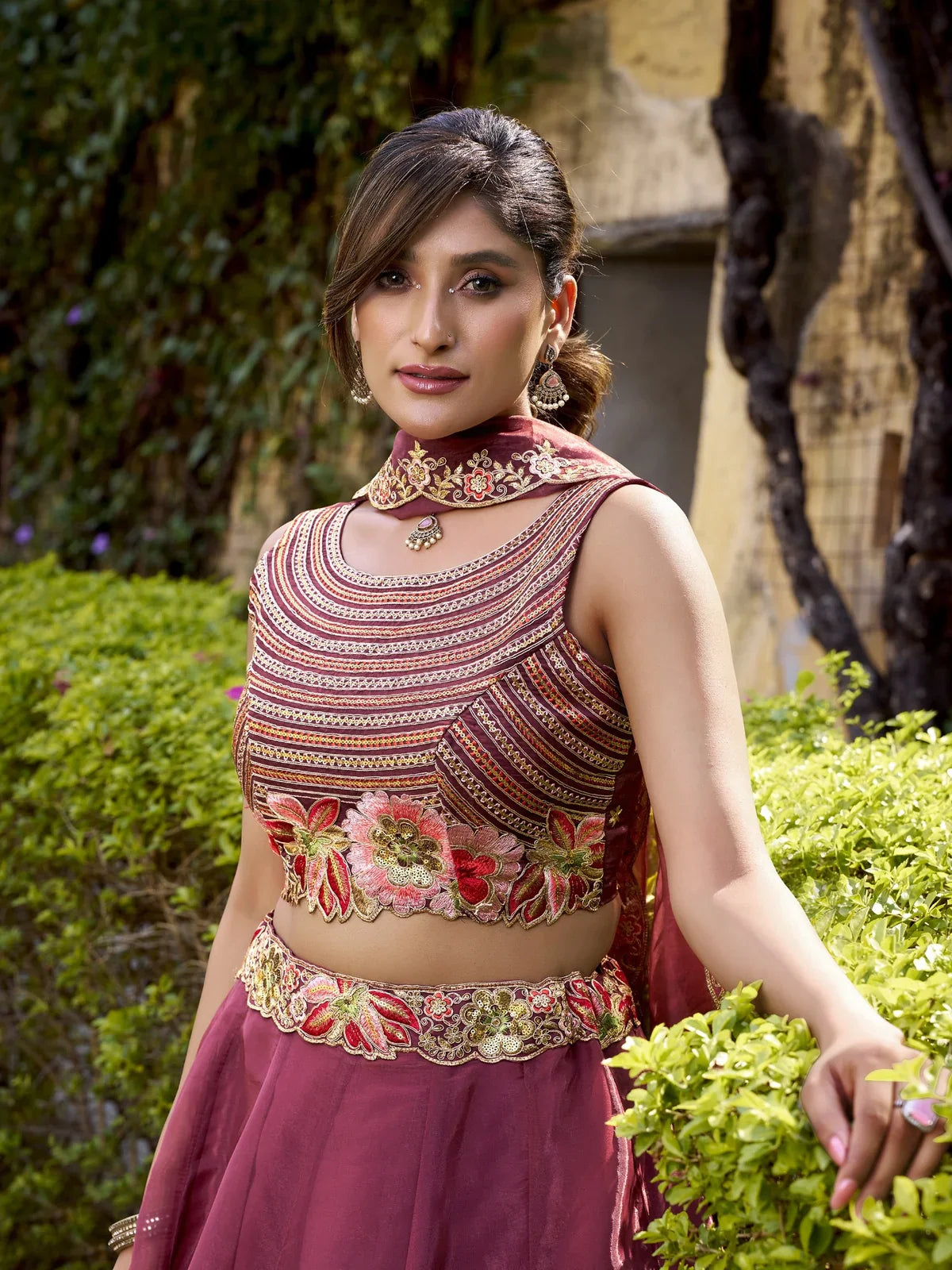 Tarani Chanda Silk lehenga close-up of embroidered blouse and neckline – Prachika