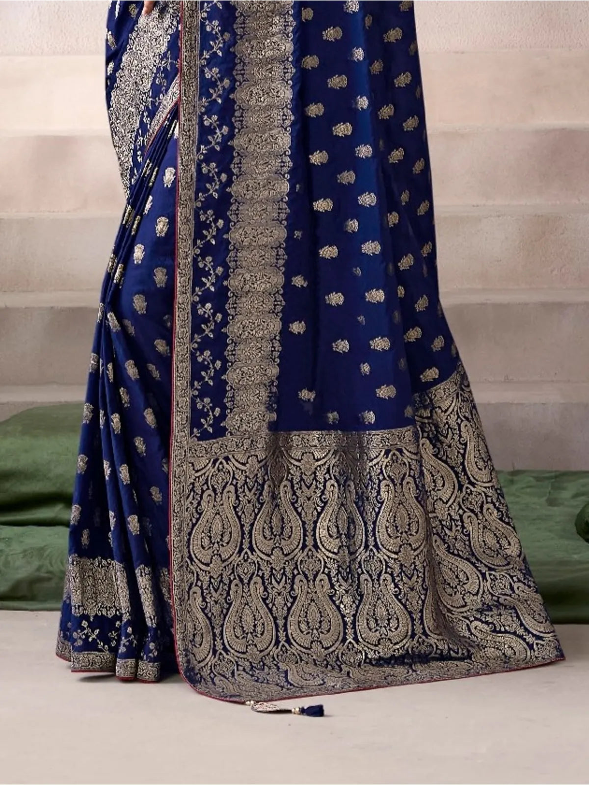 Tarani tamasikavati Blue Chiffon Silk saree close up view for festive party and wedding wear