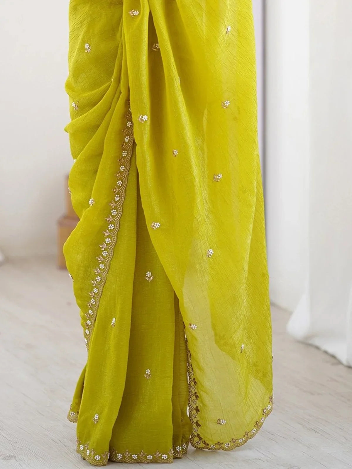 Tarani green chinon saree with detailed pallu embroidery and pearl accents pallu-view