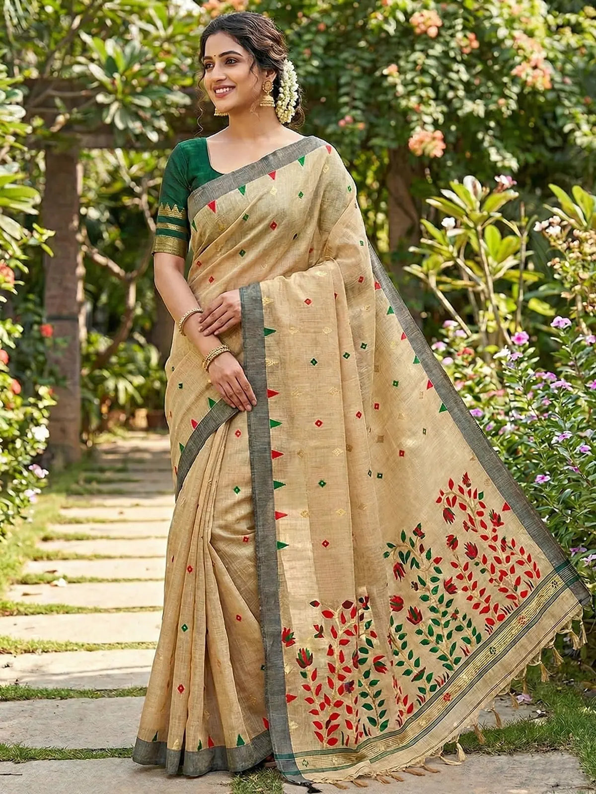 Tarani soft cotton Jamdani style weaving beige saree with green blouse full-view