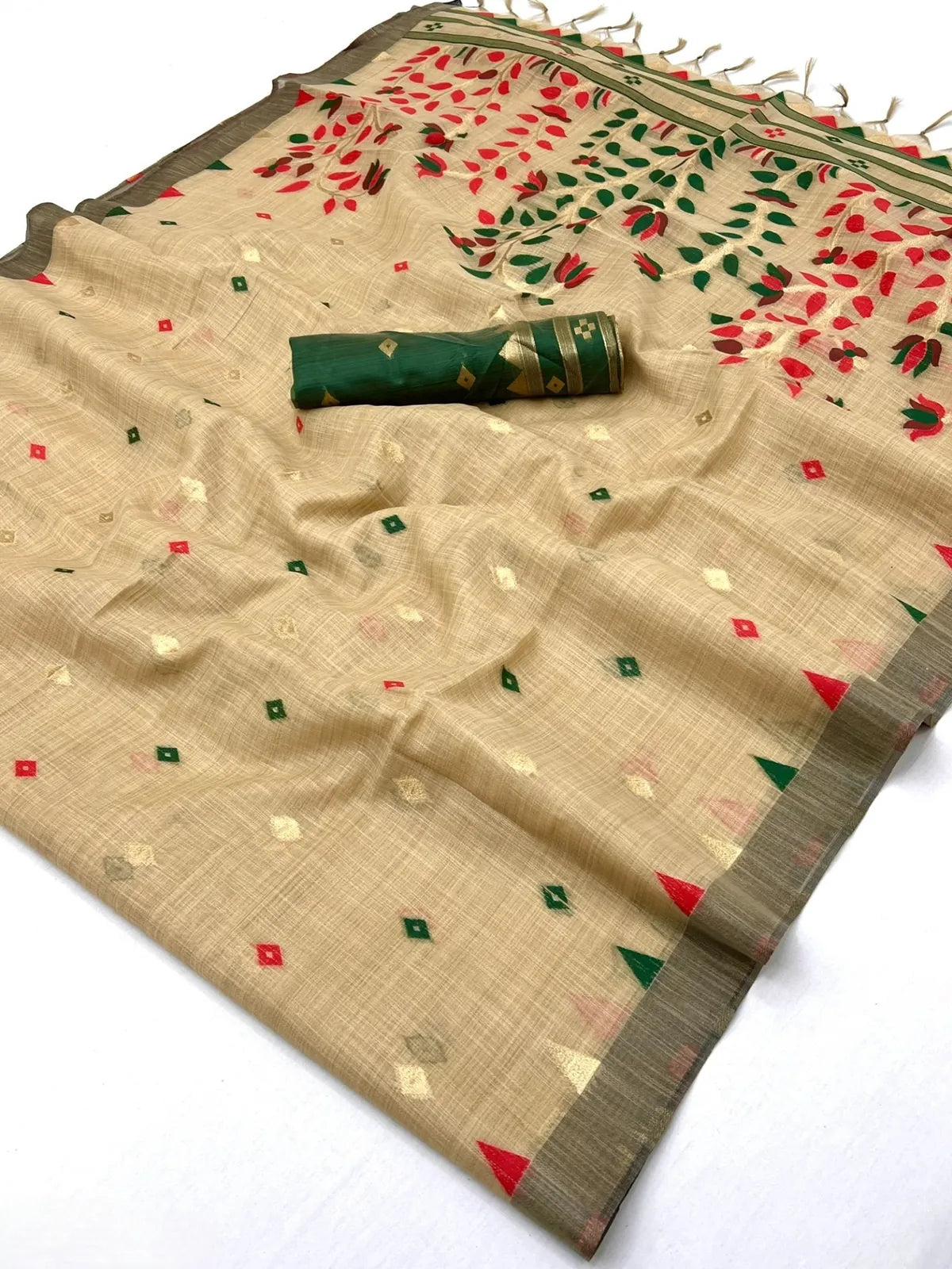 Tarani soft cotton Jamdani style weaving beige saree with green blouse pallu-view