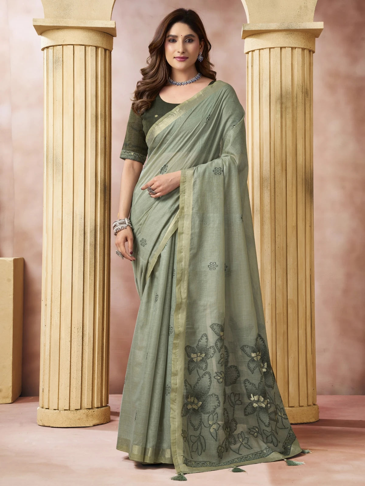 Tarani Kashvi green cotton saree with tassels and floral pallu in full view