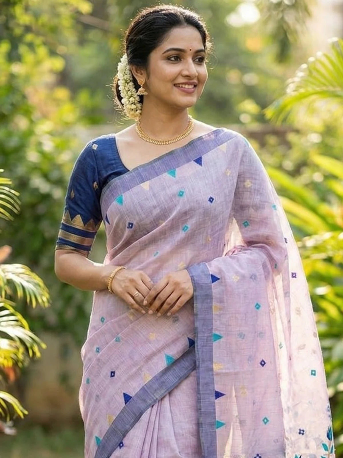 Tarani soft cotton lavender Jamdani style saree upper body model view
