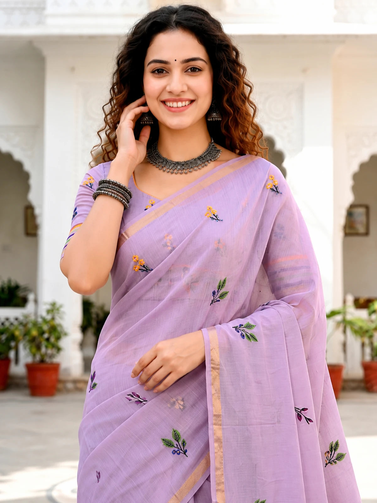 Tarani lavender cotton saree upper body view highlighting woven floral motifs and blouse