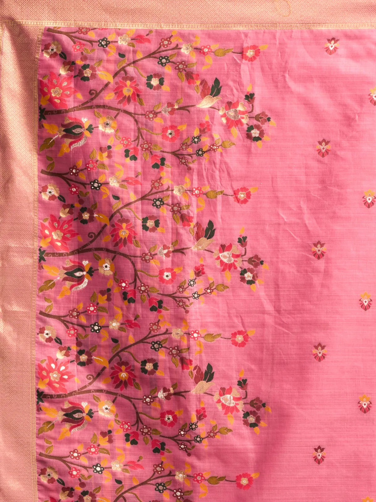 Tarani Latika pink Munga Cotton Mina Work saree pallu close view with floral mina design and zari border