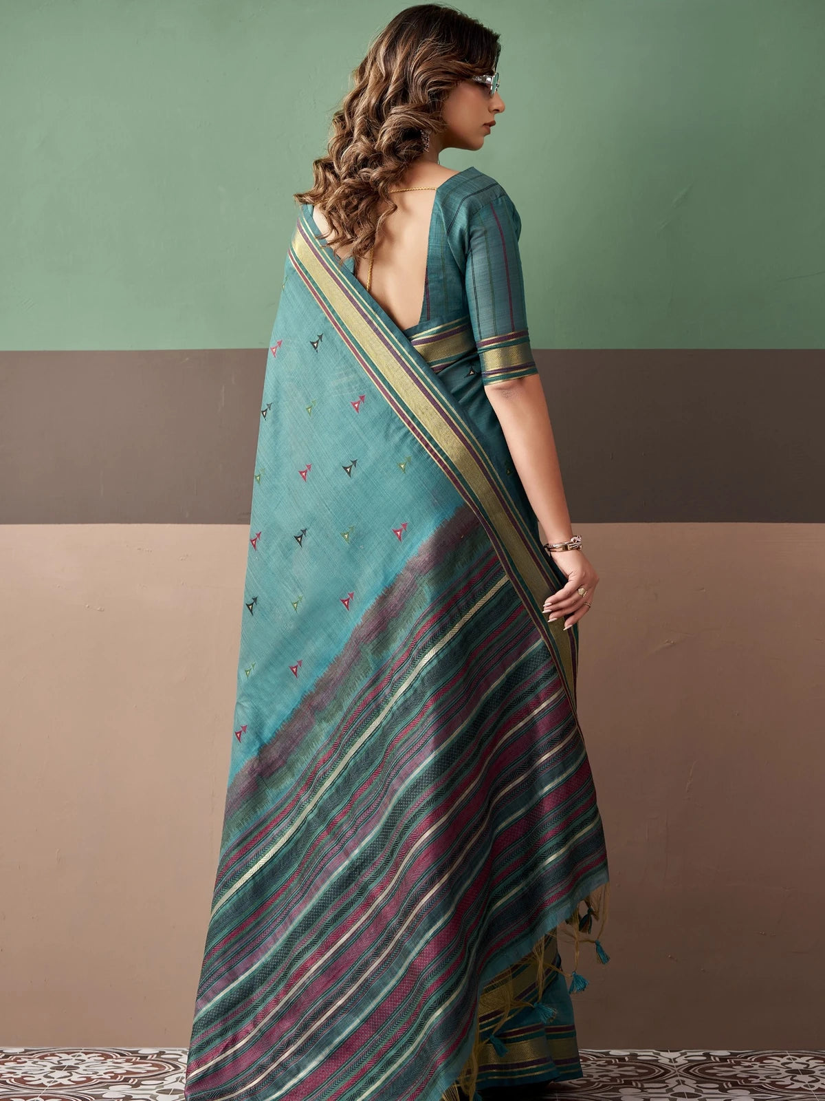 Tarani teal cotton weaving saree back view showing pallu and blouse