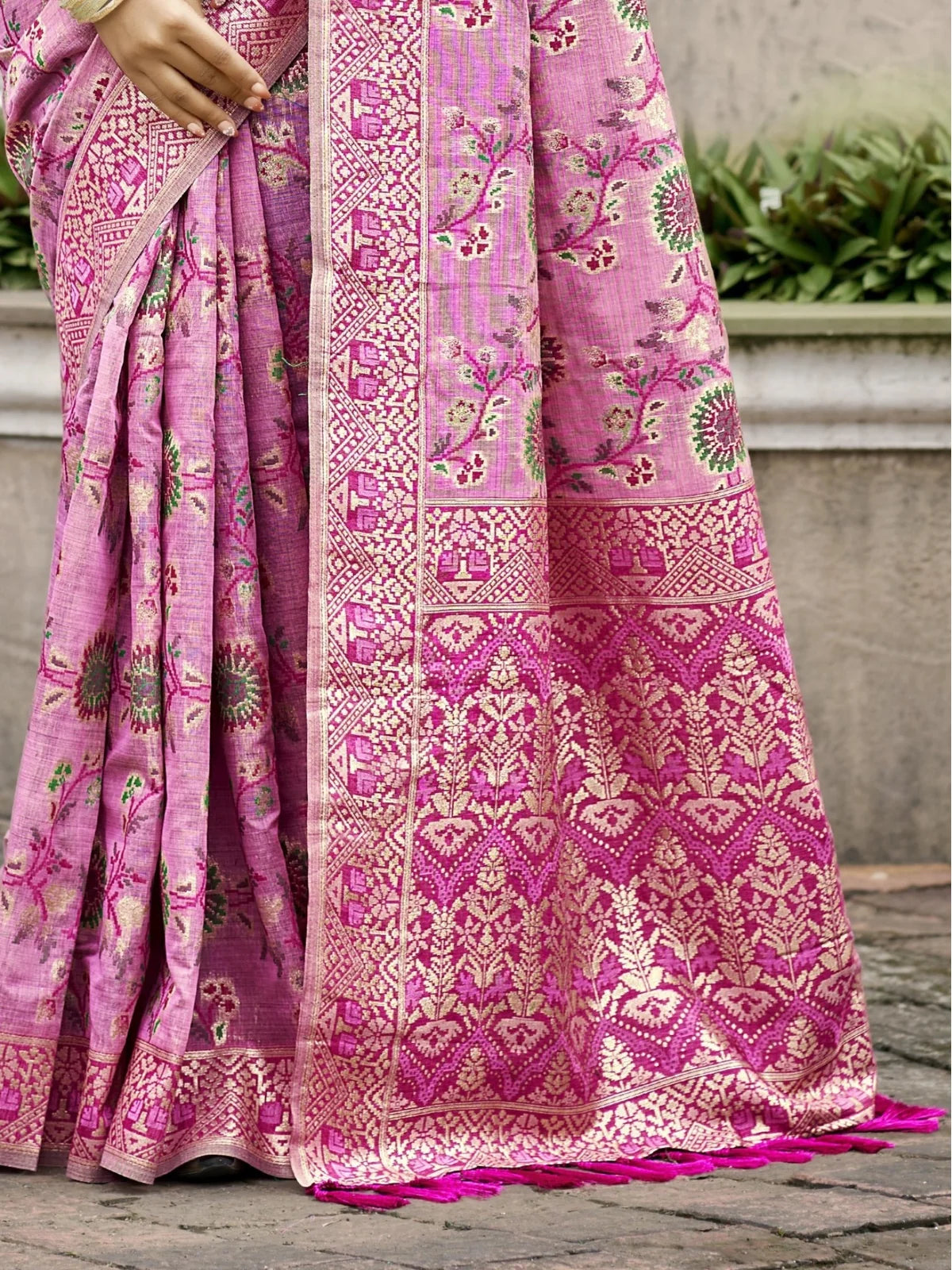 Tarani pink cotton silk saree pallu view highlighting meenakari border and detailing