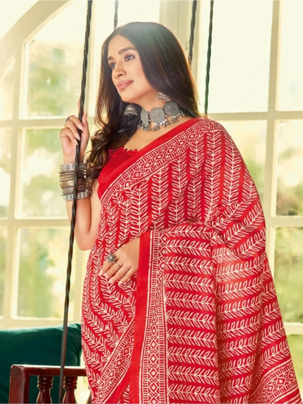 Tarani red cotton silk saree upper body view with silver jewelry