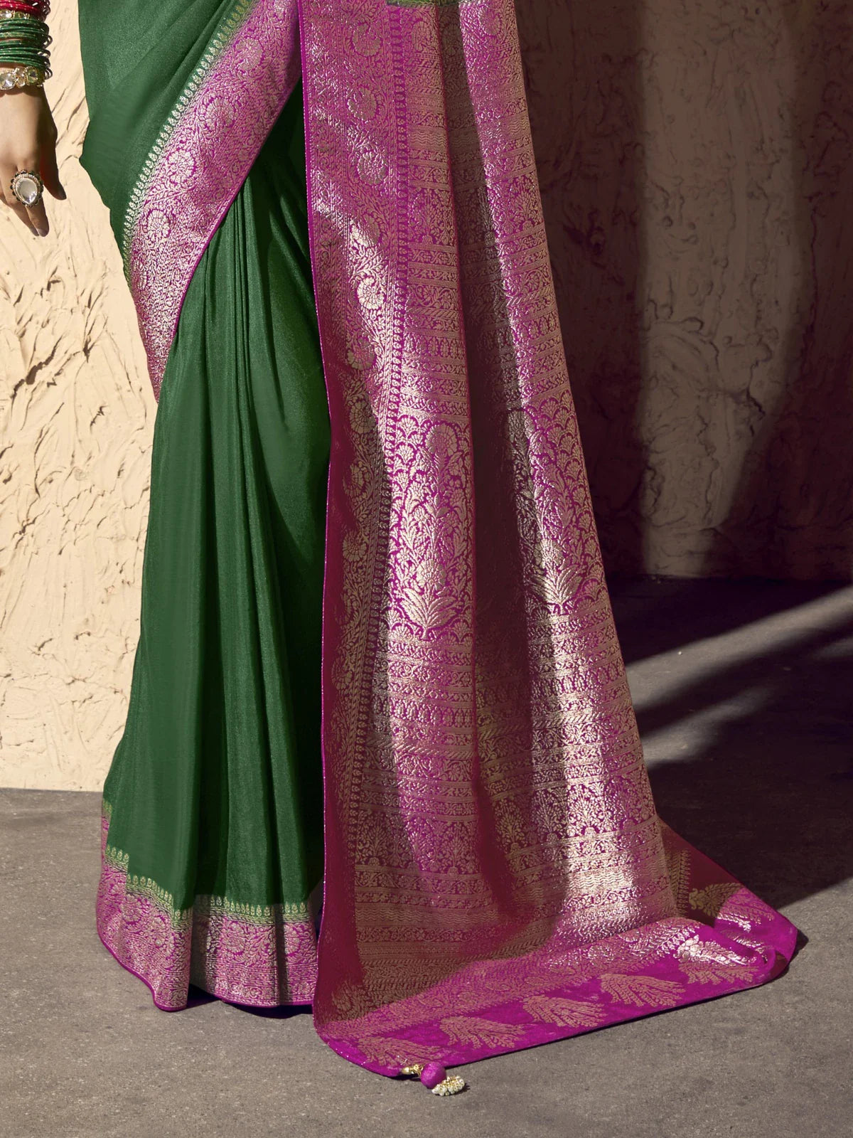 Tarani festive saree pallu view highlighting zari weaving and border details
