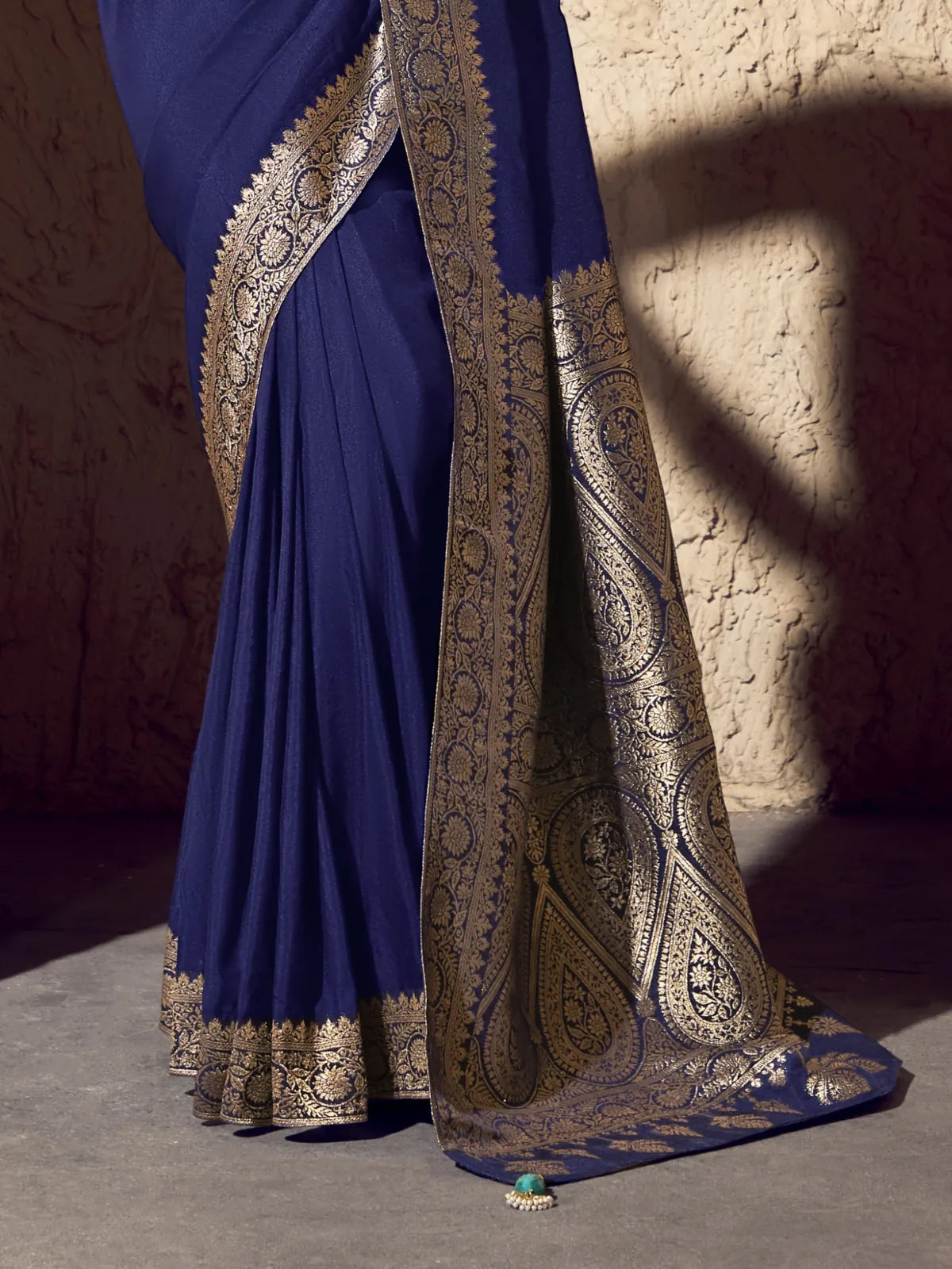 Tarani navy blue festive saree with detailed golden pallu and border – pallu focused view