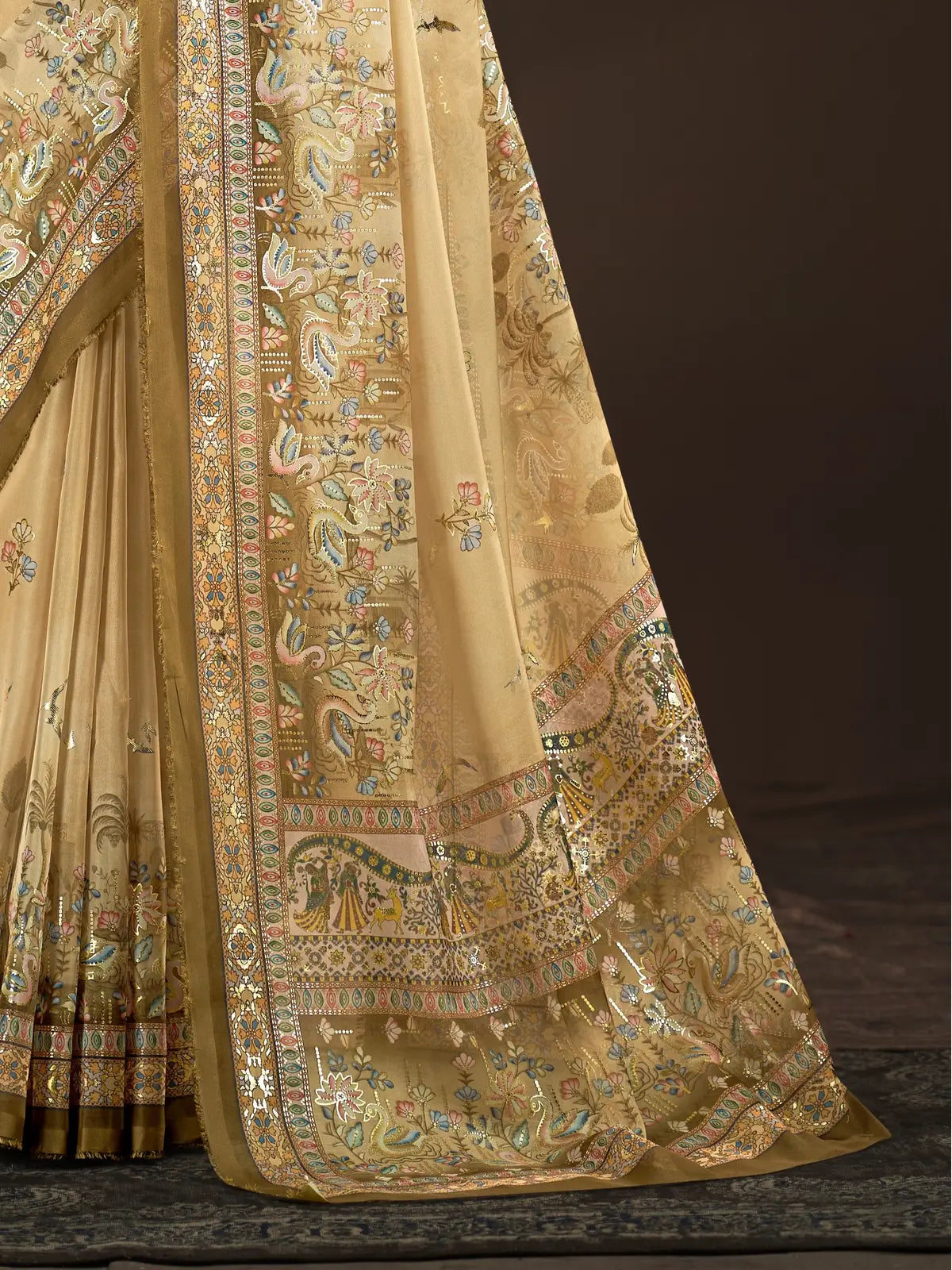Tarani golden crepe saree pallu view showing foil print details and border craftsmanship