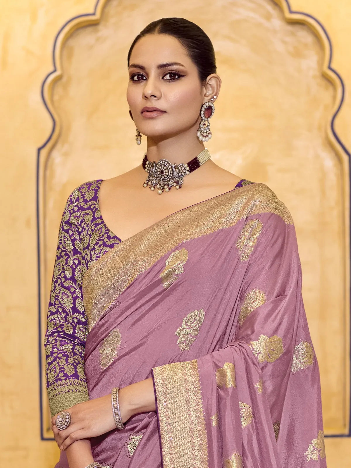 Tarani lavender saree upper body view with rich zari border and statement blouse