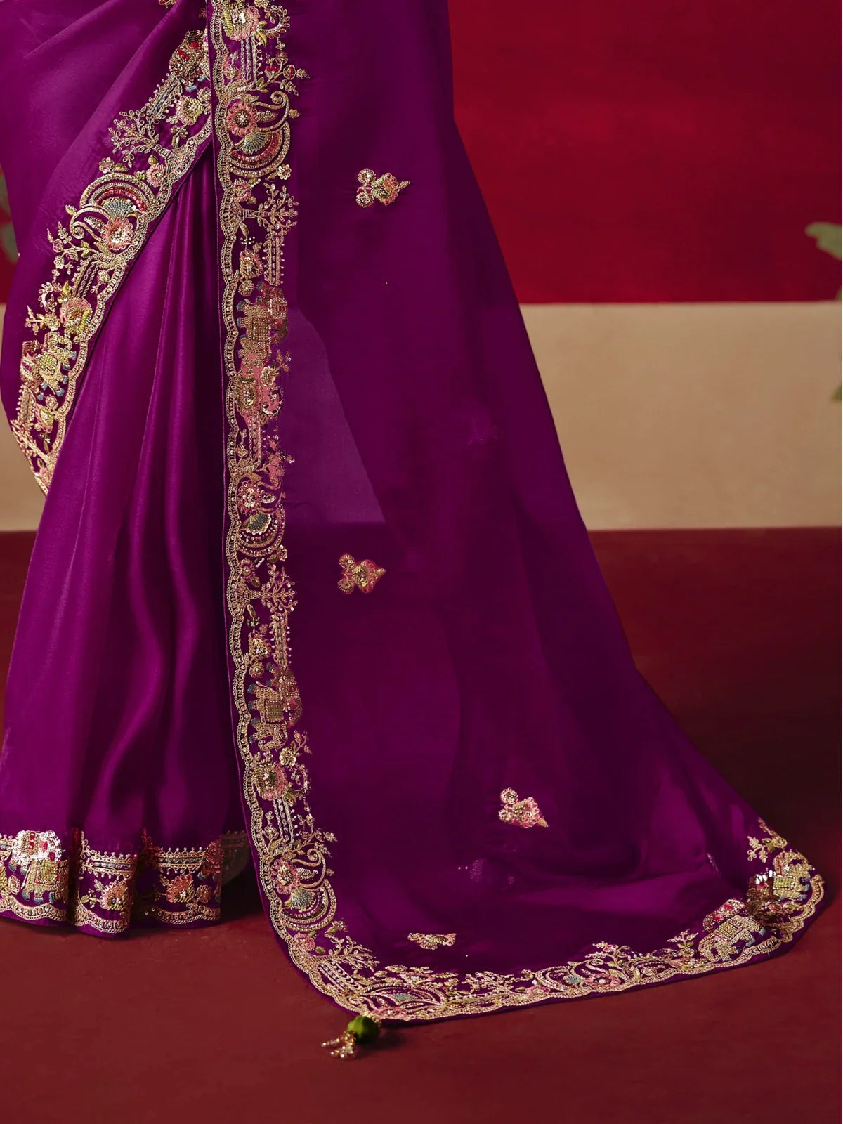 Tarani purple saree zoomed view of intricate border embroidery with zari and sequins