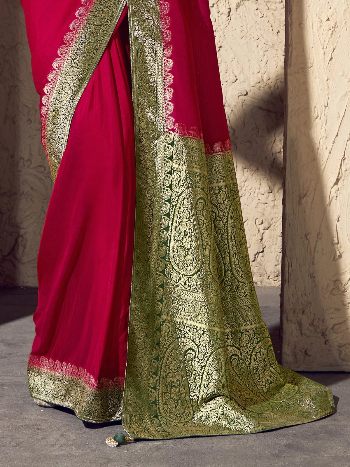 Tarani festive pink georgette saree close up of golden zari pallu and intricate detailing