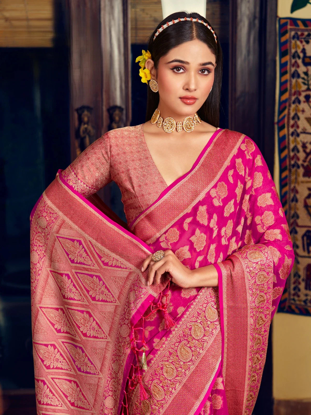 Tarani pink georgette saree upper body view showing blouse and pallu design