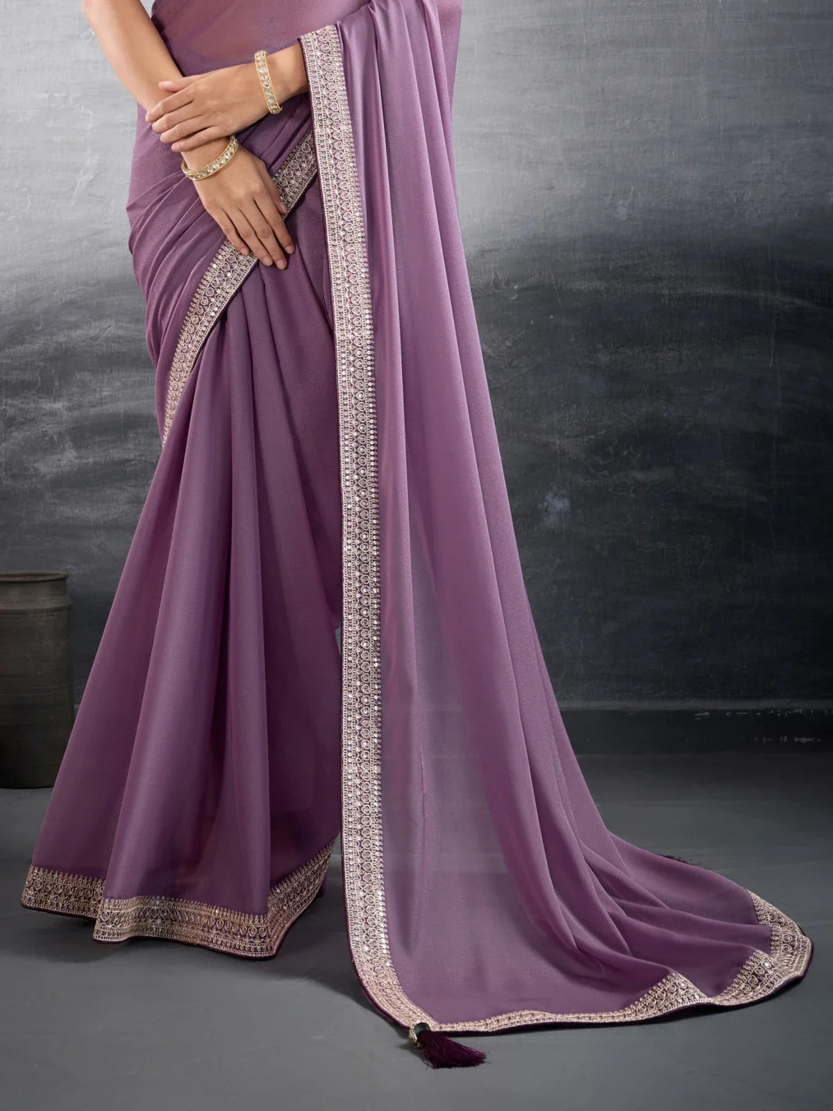 Tarani georgette saree close-up of border and pallu design