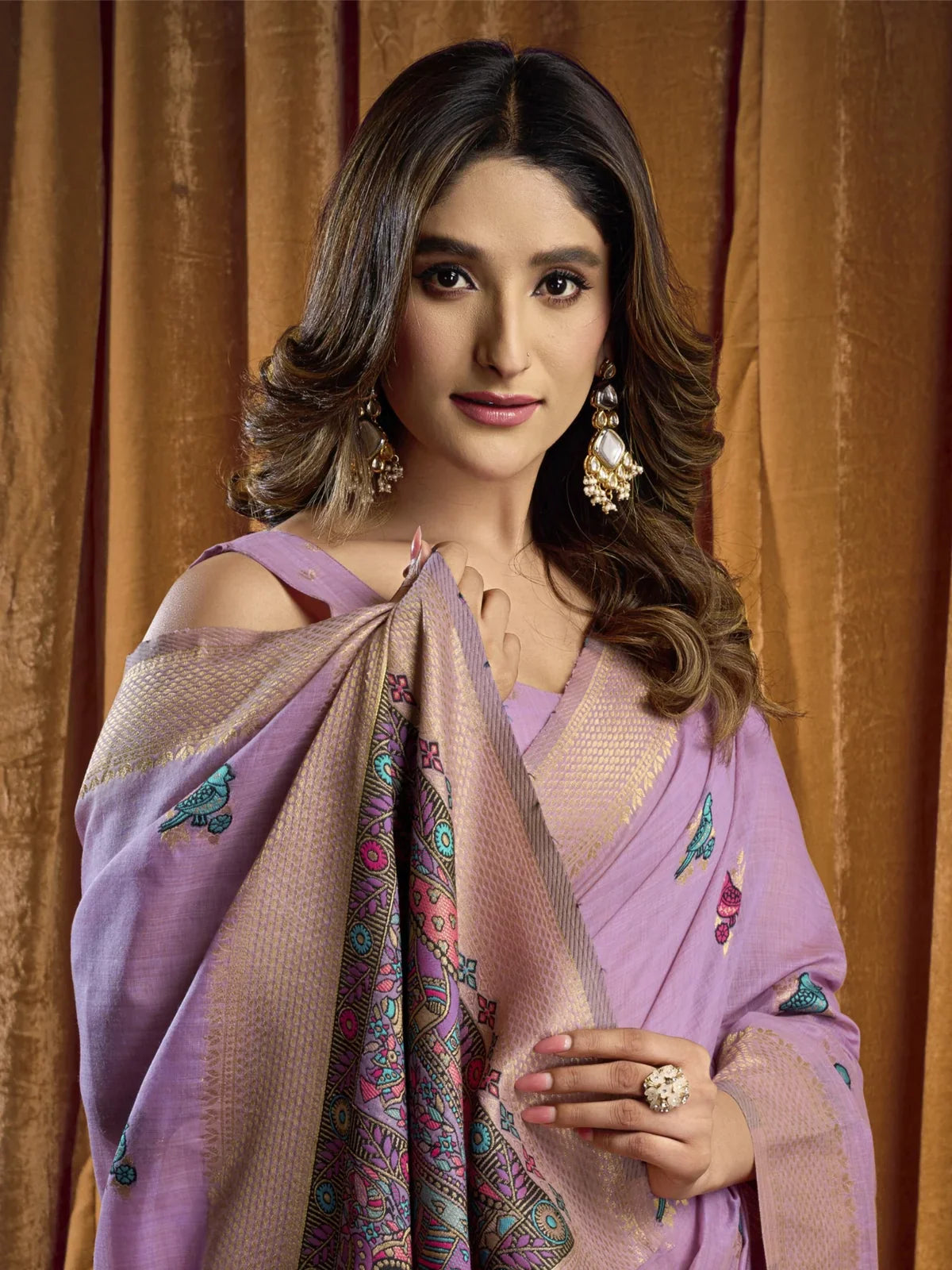 Tarani lavender khadi cotton saree upper body shot showing blouse and border in detail