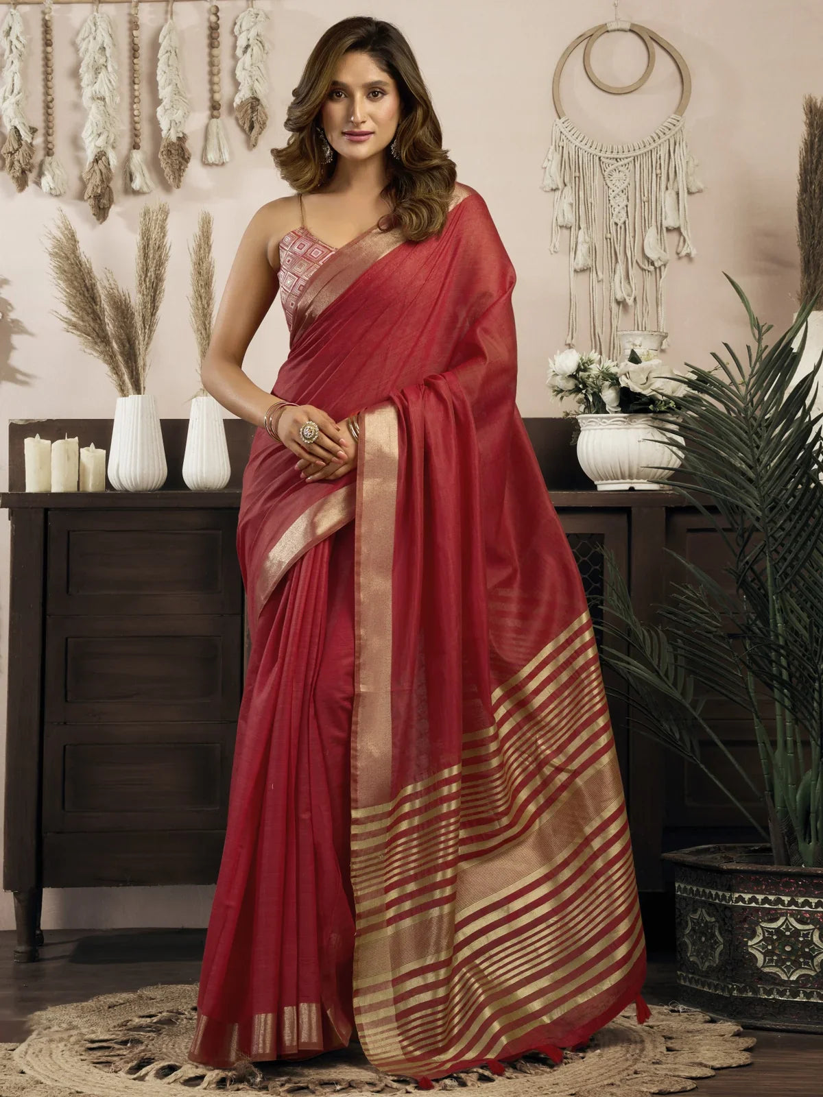 Tarani red khadi cotton saree with golden border and brocade blouse full front view