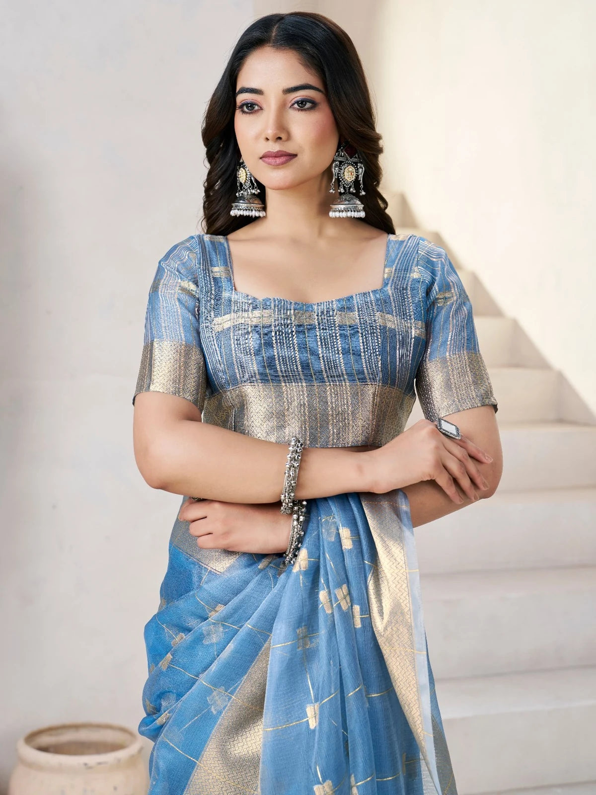 Tarani Mokshita blue linen cotton silk saree with zari work upper body view