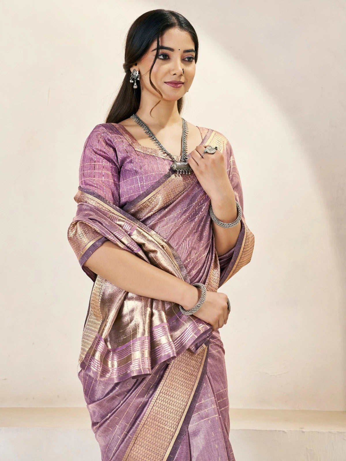 Tarani Sakshita lavender zari work saree pallu and border detail premium party wear look