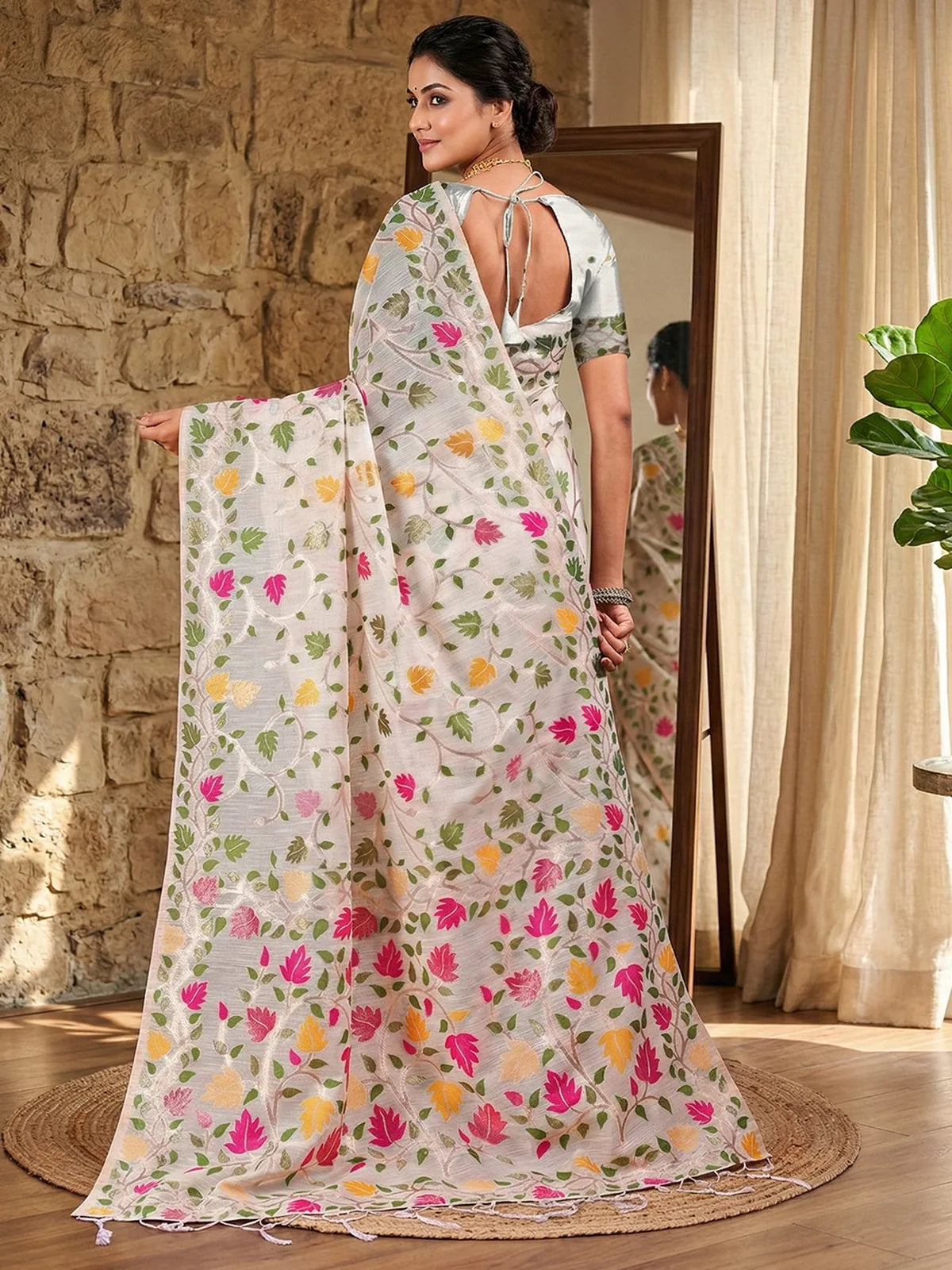 Tarani Nayesha linen cotton saree back view with floral pallu and blouse design