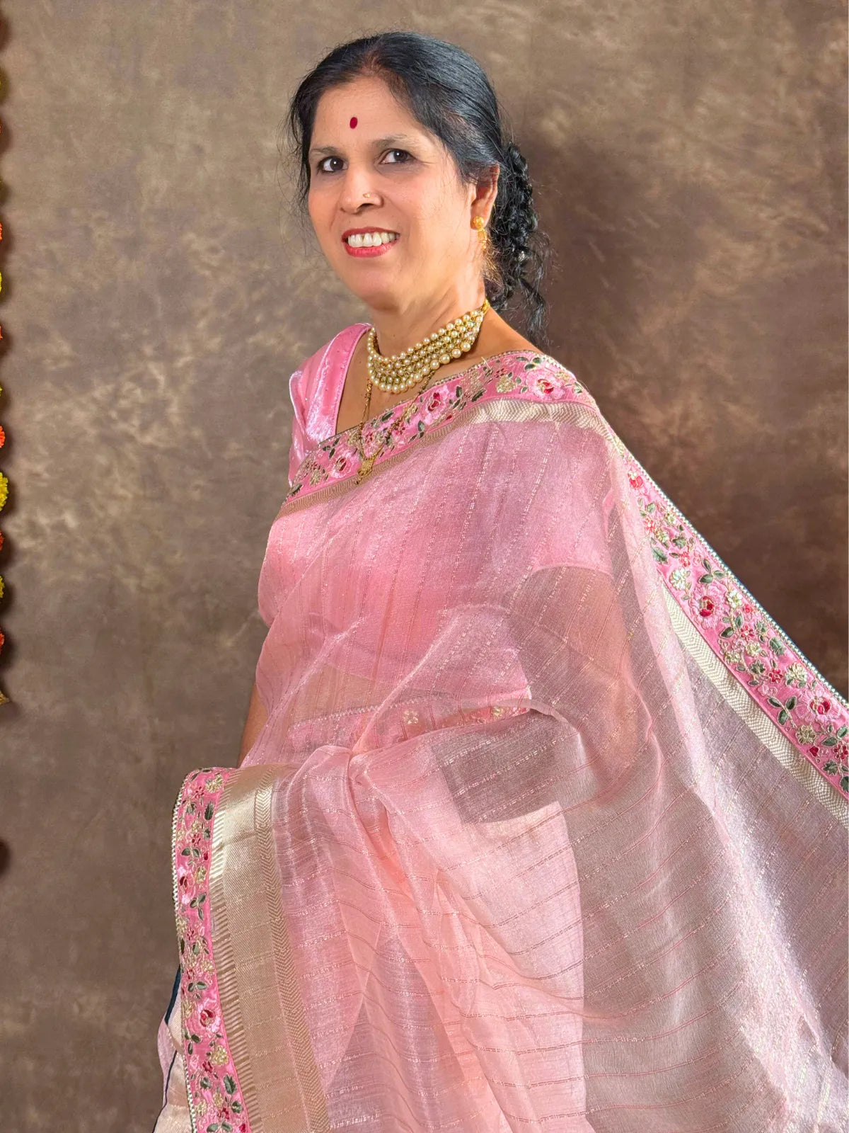 Tarani pink linen silk saree upper body view