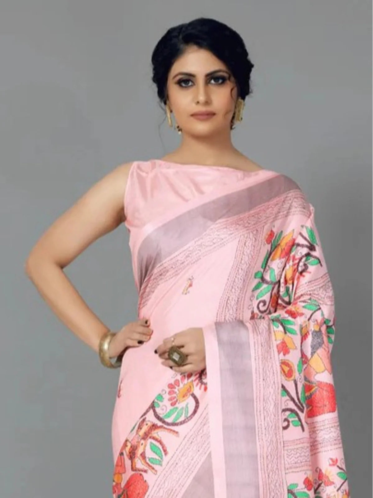 Tarani Manipuri printed pink saree upper body view showing pallu artwork